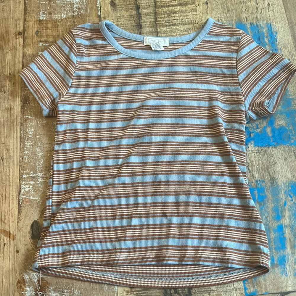 Full Tilt girls shirt. Size XL